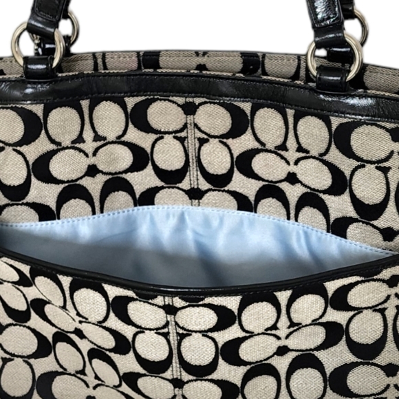 Signature Coach Bag - Picture 6 of 10